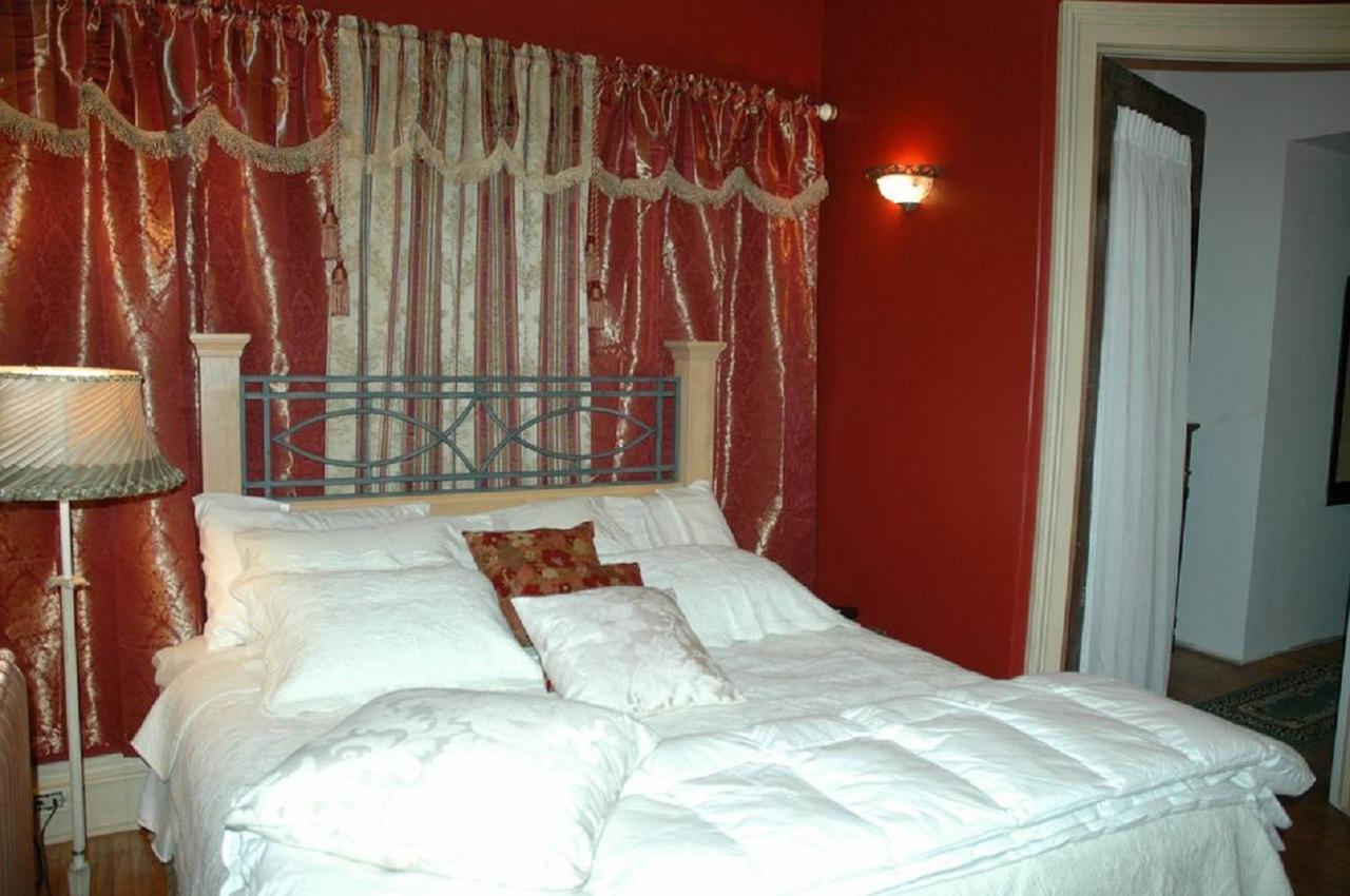 Sommerville Court Motel Bed & Breakfast Lucknow Buitenkant foto
